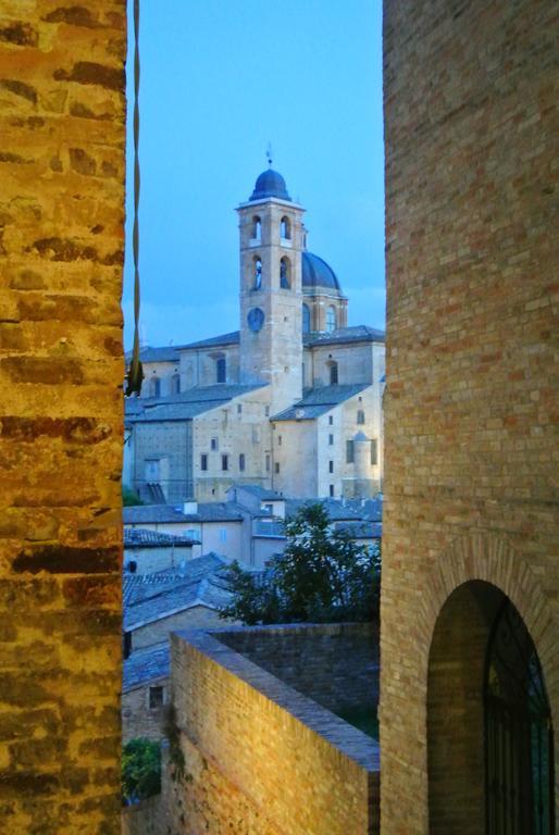 Camping Pineta Hotell Urbino Eksteriør bilde